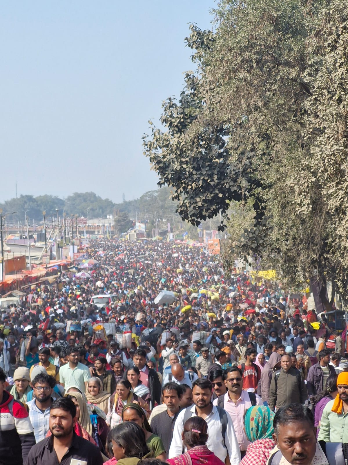Lee más sobre el artículo Kumbh Mela: Mi experiencia personal en uno de los mayores eventos espirituales del mundo.