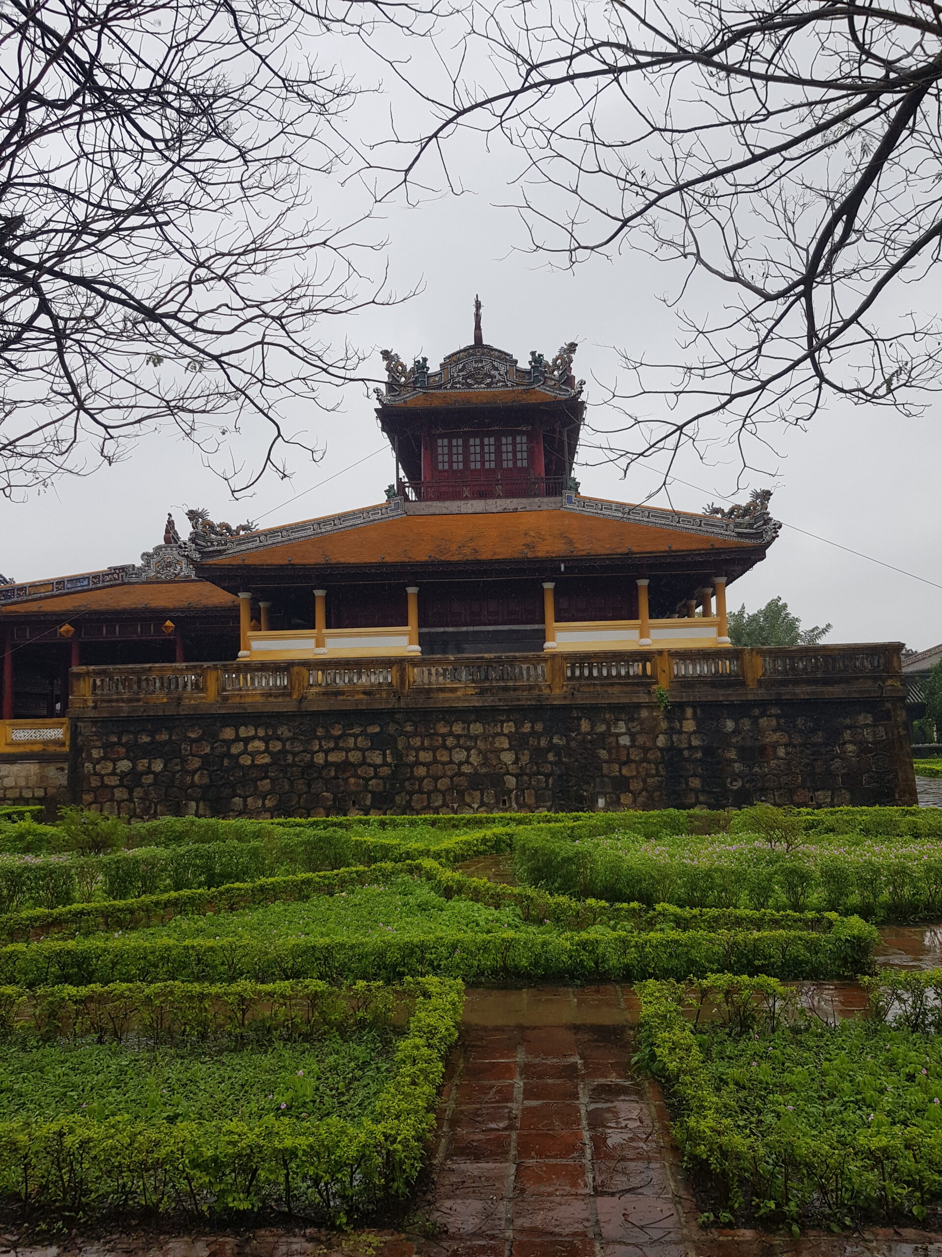 En este momento estás viendo 12 cosas que hacer en Hue: guía completa para descubrir la ciudad imperial de Vietnam.